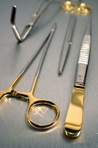 medical%20malpractice%20operation%20surgery%20scapel%20and%20blades.jpg